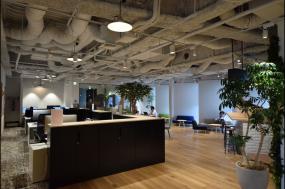 loft風(fēng)格員工辦公區(qū)域裝修效果圖片