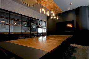 loft會(huì)議室桌椅擺放效果圖