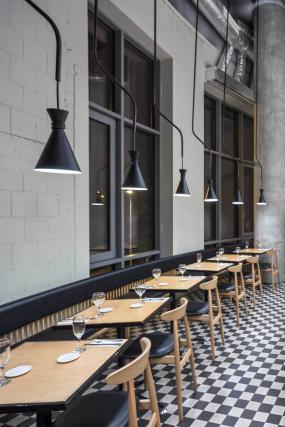 清新風(fēng)西餐廳家具