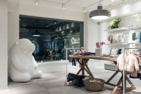 品牌童裝店櫥窗設(shè)計(jì)效果圖