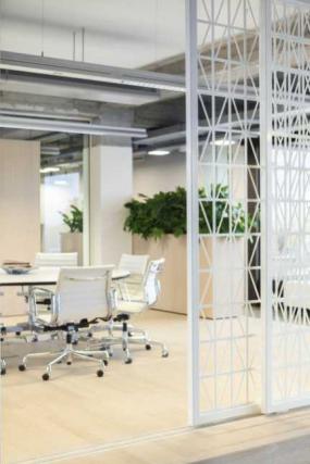 簡約辦公室隔斷墻裝修設(shè)計