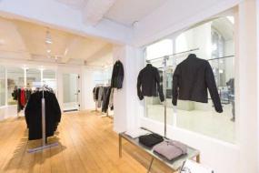 品牌男服裝店櫥窗陳列裝修效果圖片