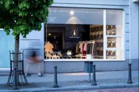 女裝服裝店櫥窗設計