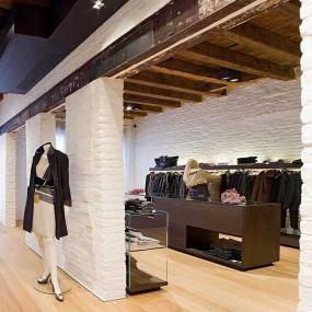 女裝服裝店櫥窗設計效果圖