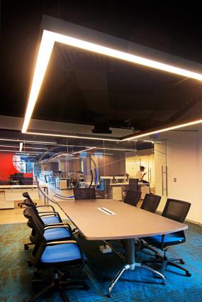 現(xiàn)代會(huì)議室裝飾案例圖片