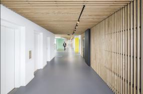 現(xiàn)代辦公室走道吊頂設(shè)計(jì)裝修效果圖片欣賞