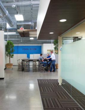 貿(mào)易公司辦公室室內(nèi)裝修實(shí)景圖