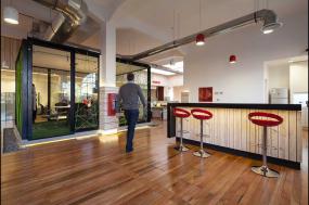 貿(mào)易公司辦公室室內(nèi)設(shè)計裝修實景圖片