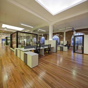 貿(mào)易公司辦公室室內(nèi)設(shè)計裝飾效果圖