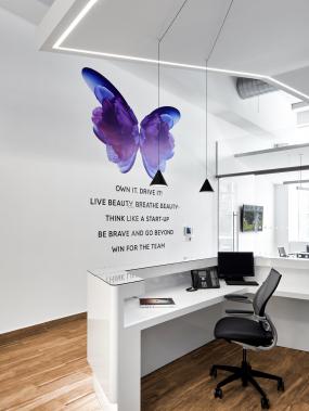 貿(mào)易公司前臺(tái)設(shè)計(jì)效果圖片