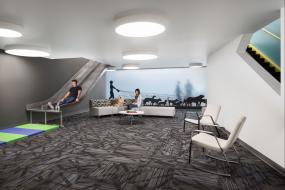 最新IT公司辦公室玻璃隔斷設(shè)計(jì)裝飾效果圖片