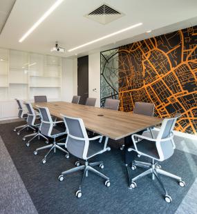 IT公司辦公室玻璃隔斷裝修效果圖