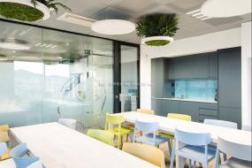 最新貿(mào)易公司玻璃隔斷裝修設(shè)計效果圖