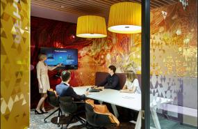 外國公司玻璃隔斷裝修實景圖片大全