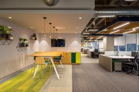 最新貿(mào)易公司吊頂裝飾效果圖