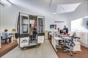 高檔貿(mào)易公司吊頂裝修圖片