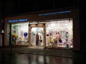 最新服裝店櫥窗裝修設計效果圖