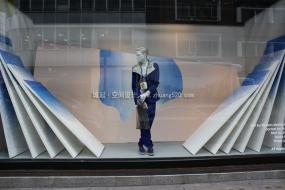 服裝店櫥窗裝修裝潢效果圖
