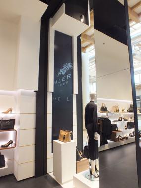 最新鞋帽店展柜裝飾設(shè)計(jì)圖