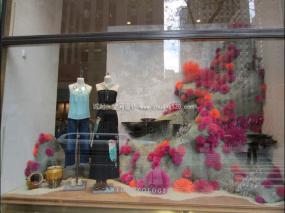 服裝店櫥窗裝潢設計圖