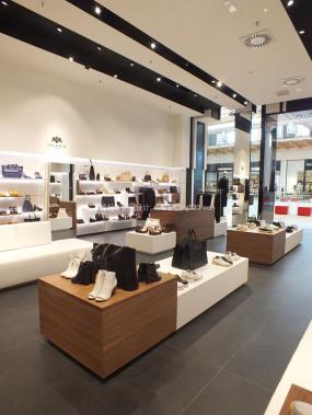 高檔鞋帽店展柜裝修圖片大全