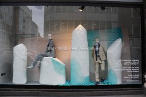 最新服裝店櫥窗效果圖