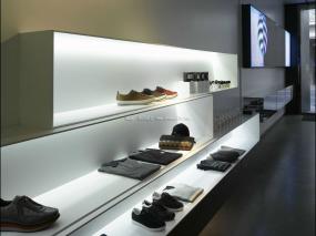 中型女裝店裝修設(shè)計(jì)效果圖大全