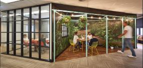 辦公室成品玻璃隔斷裝修實景圖片