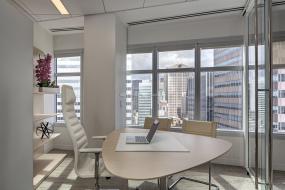 公司經(jīng)理辦公室裝修圖片