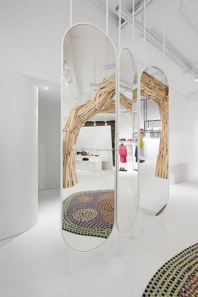 女裝店裝修設(shè)計(jì)效果圖