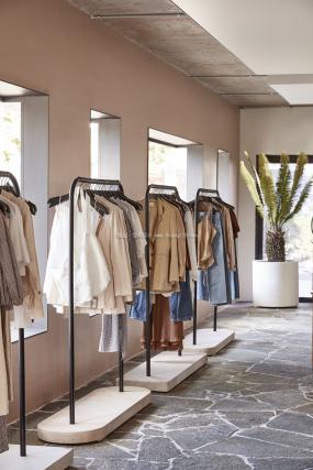 簡約風(fēng)格專賣店裝飾圖片