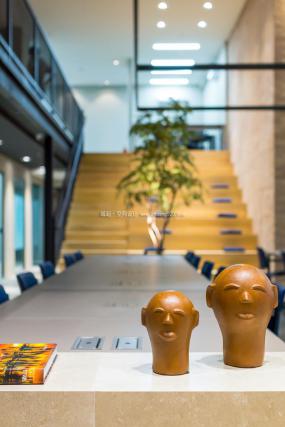 簡(jiǎn)單口腔醫(yī)院辦公室裝修效果圖片