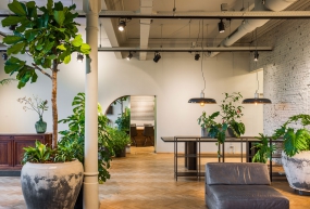 現(xiàn)代簡約風(fēng)格裝修小辦公室圖欣賞