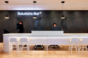 白領(lǐng)風(fēng)辦公室裝修實(shí)景效果